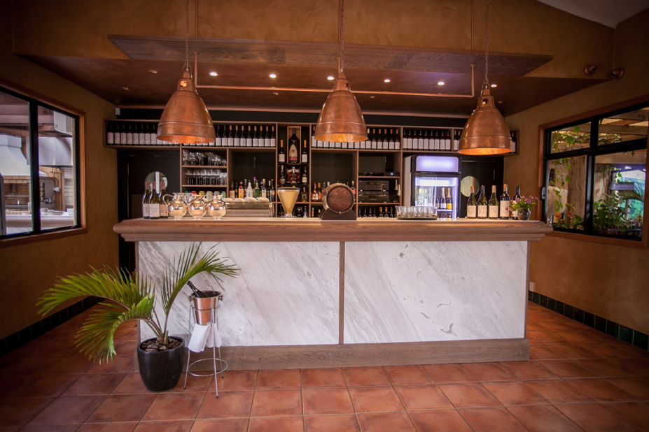 restaurant bar