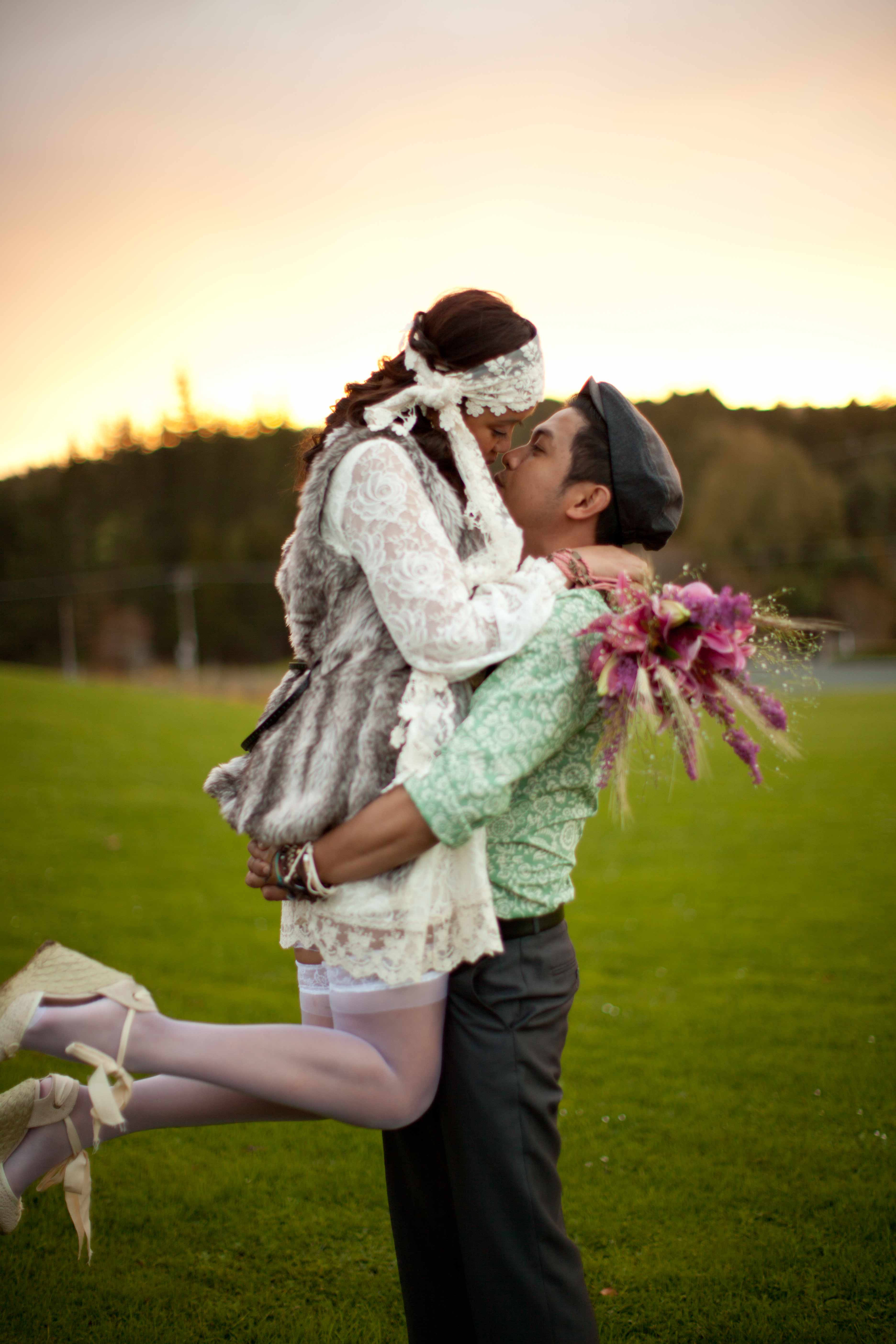 Bridal-Kiss-Autumn