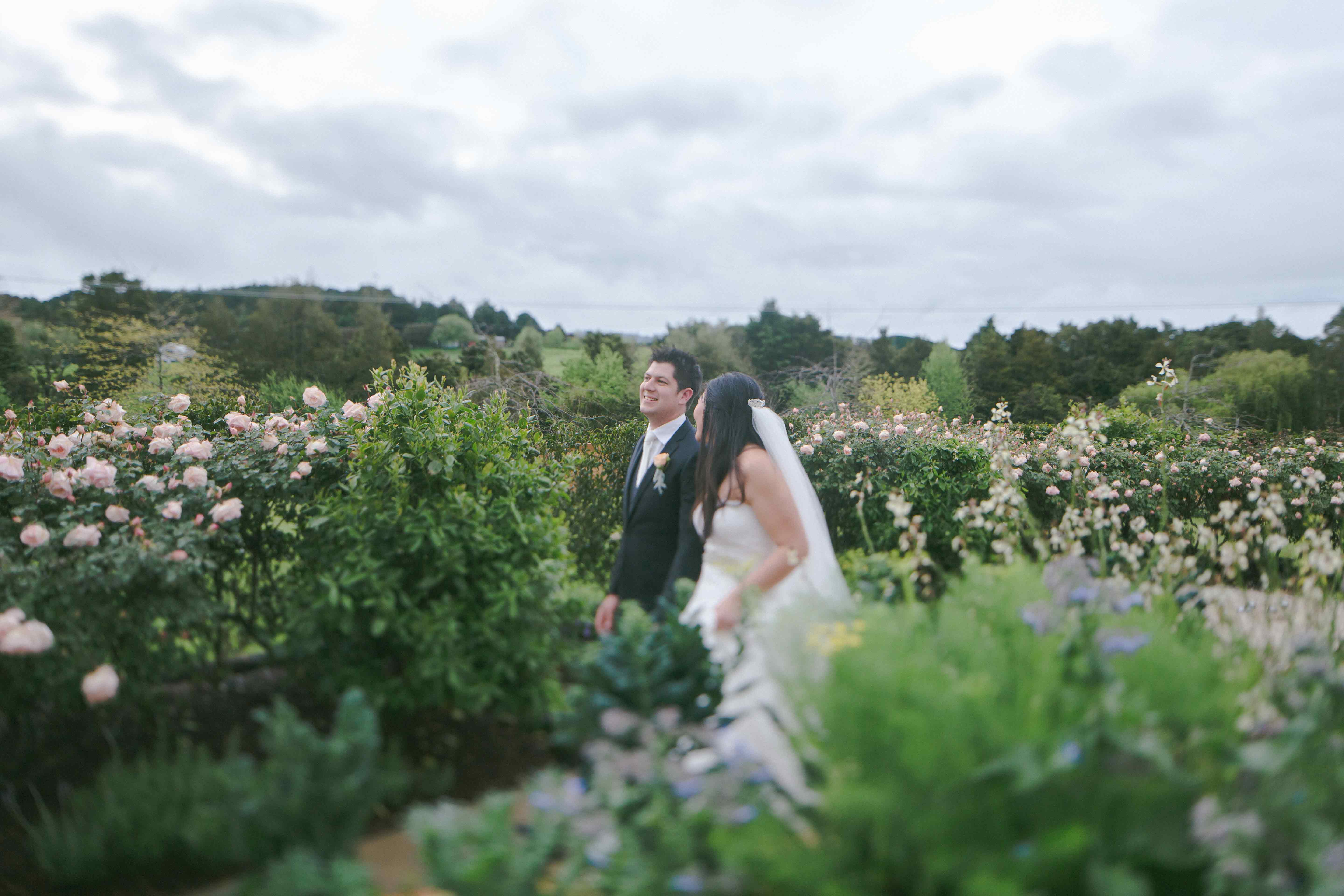 bride-and-groom-in-the-garden