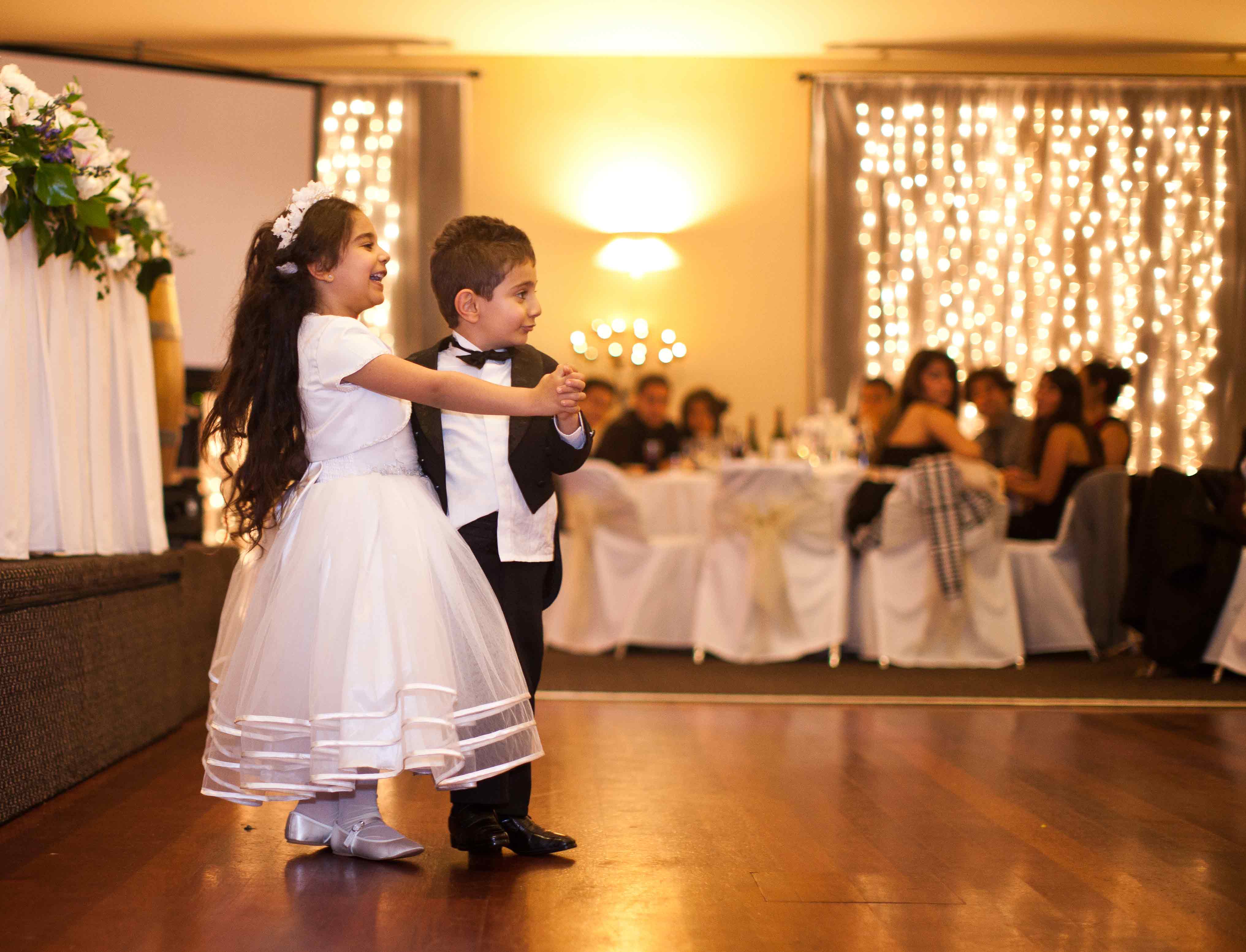page-boy-and-flower-girl-dancing